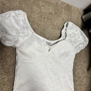 sold 
Elegant White Lace Puff Sleeve Top XS